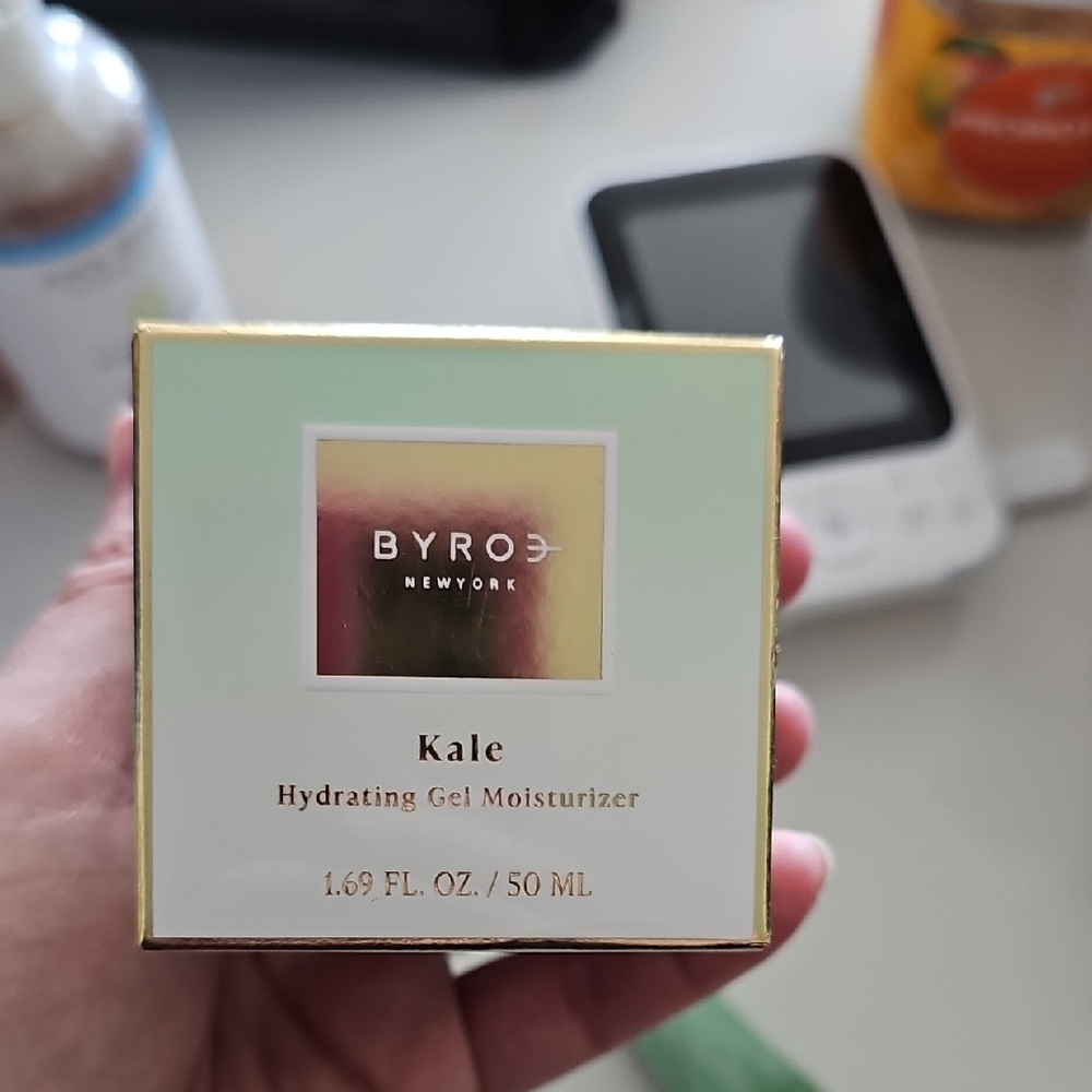 ROE Kale Hydrating Gel Moisturizer - Green